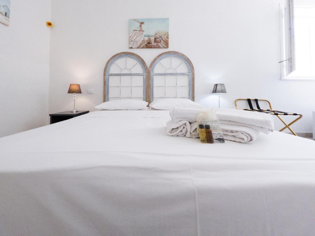 Poggiamico Guest House ฟาวีญานา ภายนอก รูปภาพ