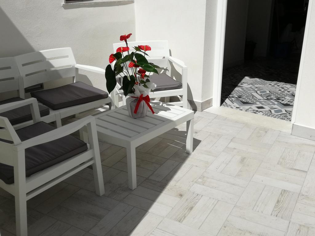 Poggiamico Guest House ฟาวีญานา ภายนอก รูปภาพ